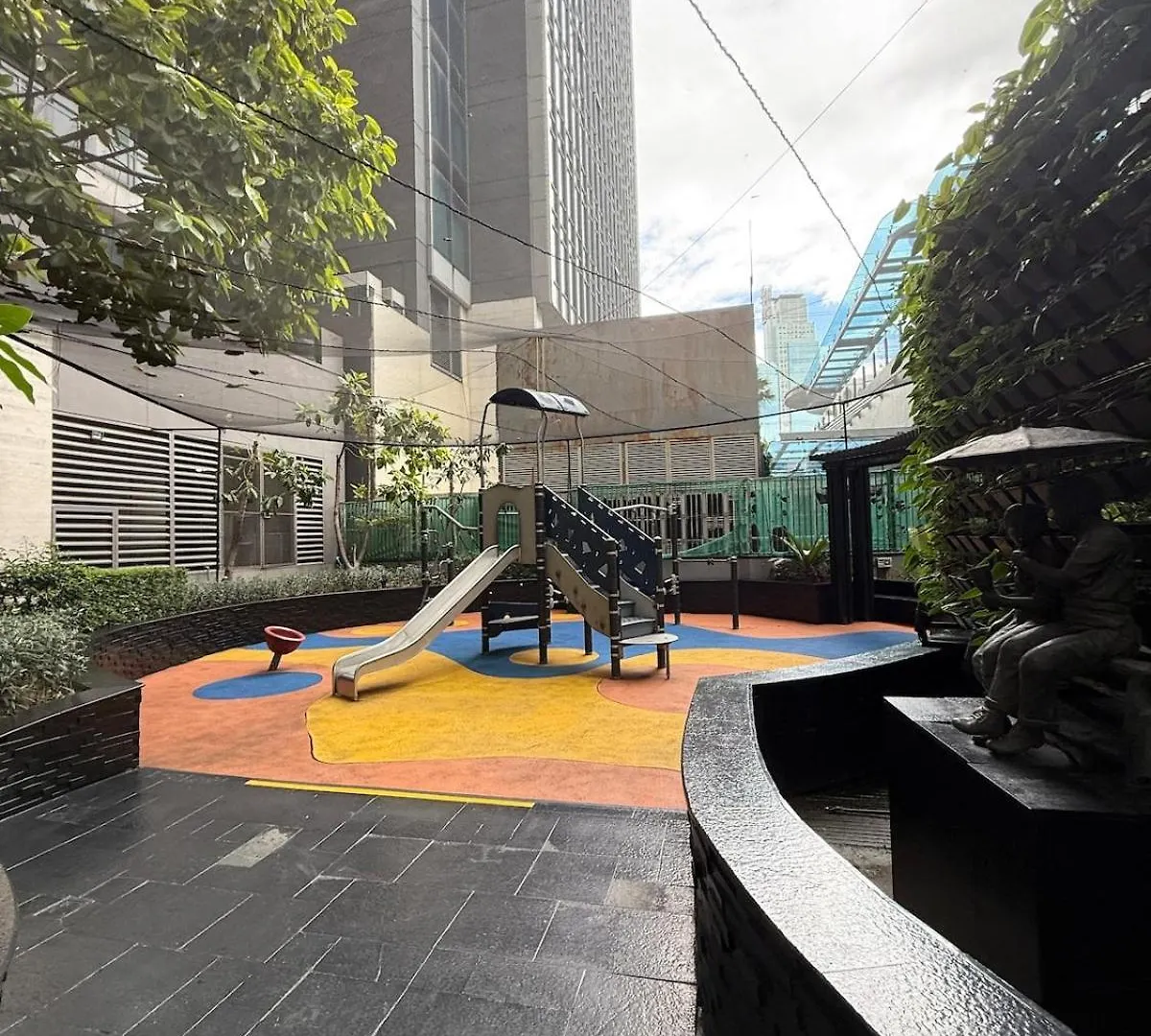 Sky-High Studio With Netflix, Sunset View, And Disney Manila Apartment