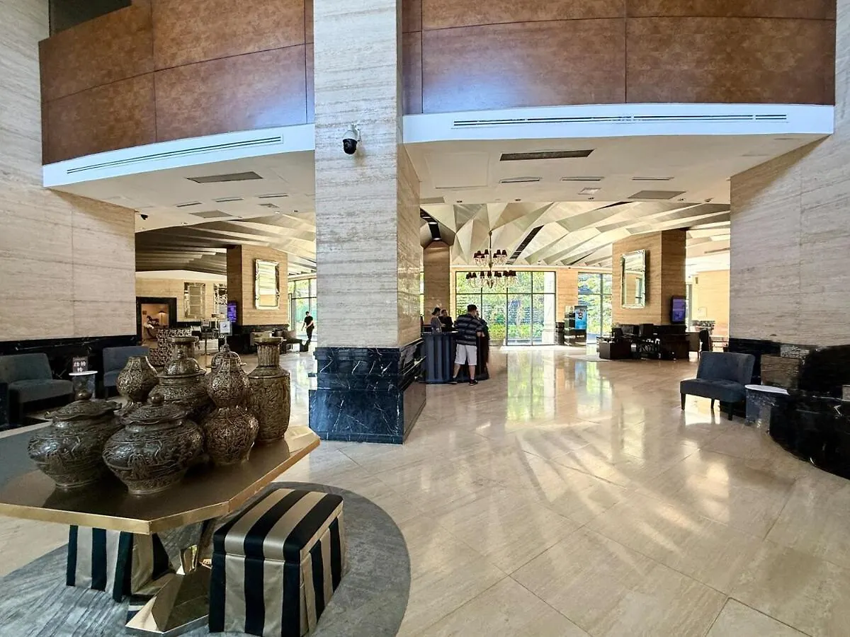 Sky-High Studio With Netflix, Sunset View, And Disney Manila Philippines